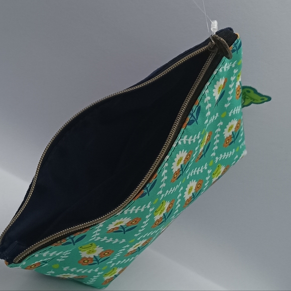 Pickles the frog pouch / bag - Picture 5 of 7